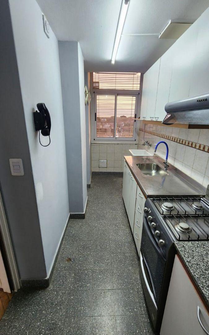 Foto de ALQUILER DEPARTAMENTO 2 AMBIENTES EXCELENTE UBICACIÓN Y LUMINOSIDAD, imagen 4