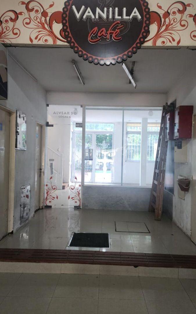 Foto de Martínez - Local con Patio en General Alvear - Galería Alvear, imagen 2