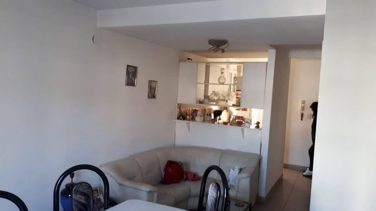 Departamento con 50 m² y 2 dormitorios en venta en Villa Luzuriaga