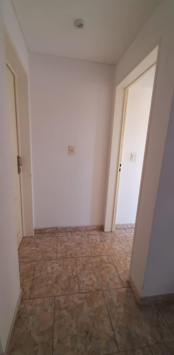 Foto de Departamento de 30 m² en venta, Villa Luzuriaga, imagen 2