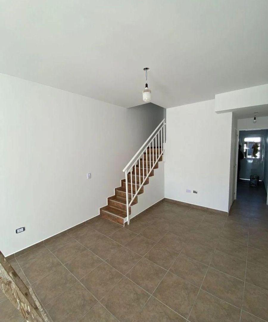 Foto de Venta de Casa 4 AMBIENTES en Villa Luzuriaga, La Matanza, imagen 2
