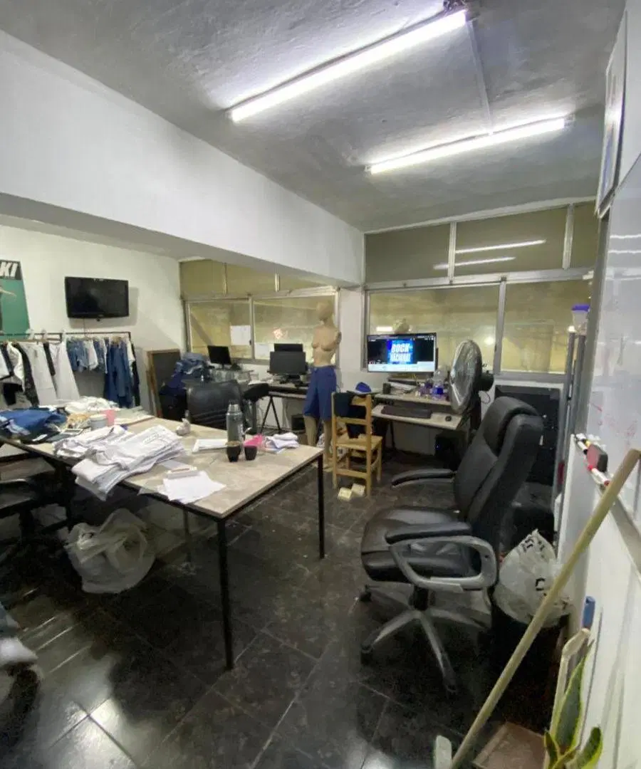 Galpon de 950 m² con oficinas en alquiler en González Catán 5