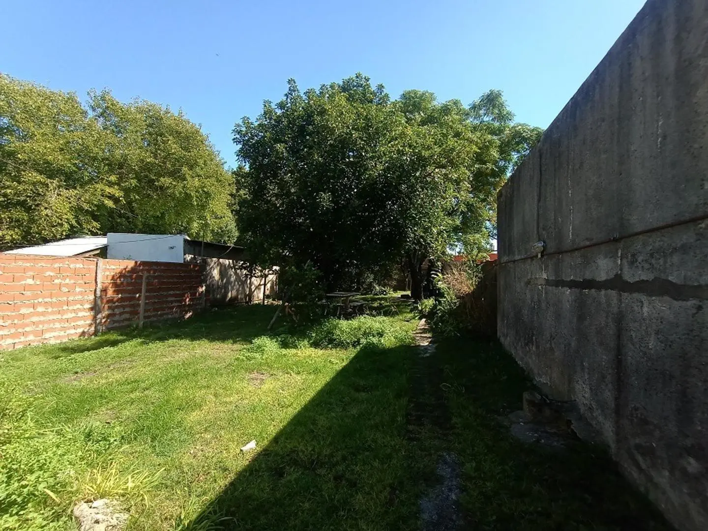VENTA LOTE CON MEJORAS 5