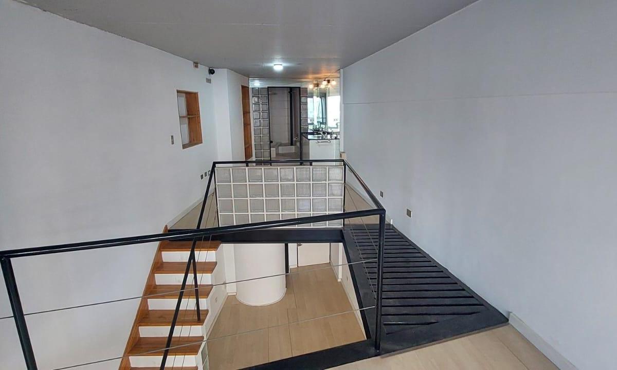 Foto de AMPLIO DUPLEX FRENTE CON BALCON COCINA INTEGRADA (VENTA CON RENTA), imagen 2