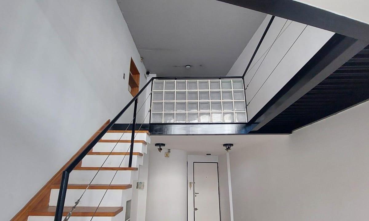 Foto de AMPLIO DUPLEX FRENTE CON BALCON COCINA INTEGRADA (VENTA CON RENTA), imagen 4