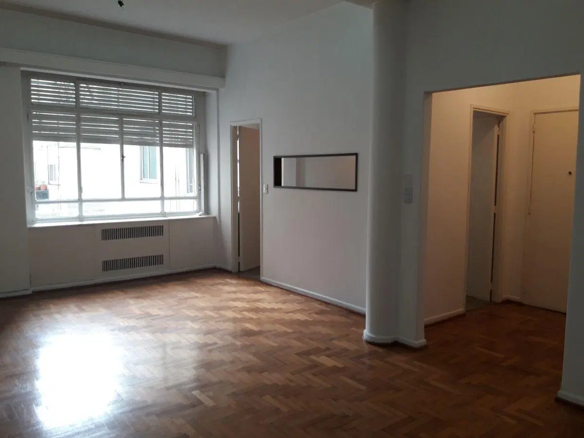 Excelente semipiso frente con balcon a metros Avda. Santa Fe, reciclado y pintado 100 m2 5