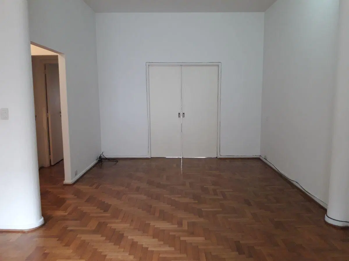 Excelente semipiso frente con balcon a metros Avda. Santa Fe, reciclado y pintado 100 m2 3