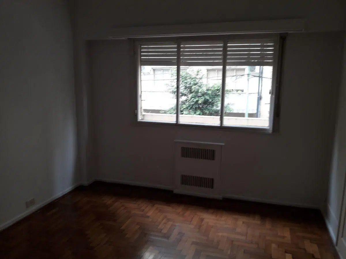 Excelente semipiso frente con balcon a metros Avda. Santa Fe, reciclado y pintado 100 m2 2