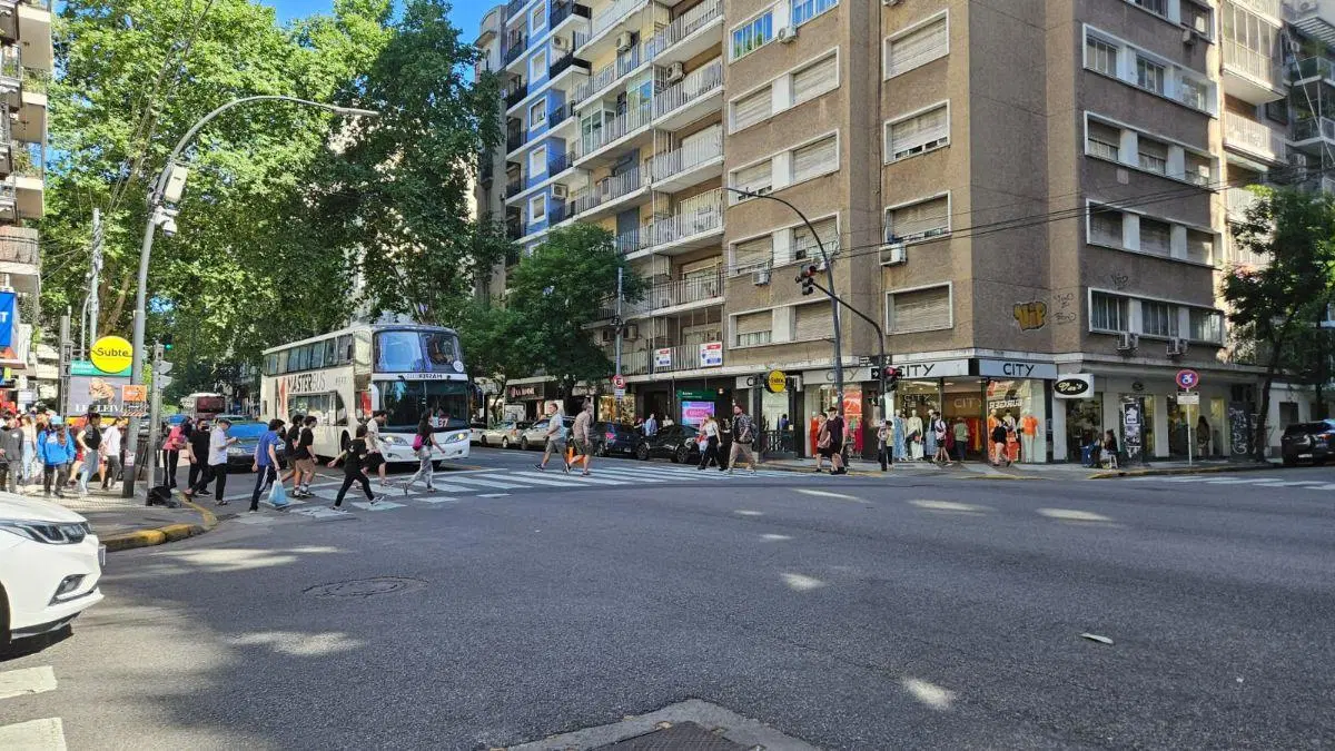 B. NORTE, 4 AMBIENTES FRENTE C/DEP, BAÑO Y TOIL COCHERA 3