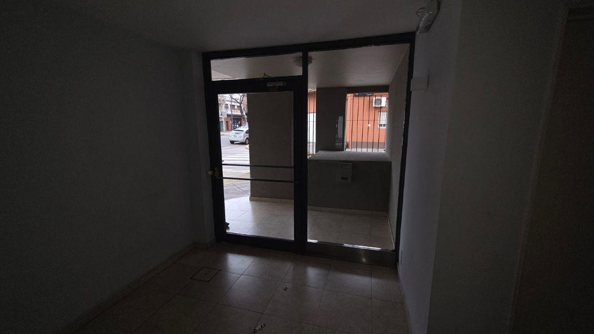Foto de 2 AMBIENTES AL FRENTE CON BALCON COCINA Y BAÑO COMPLETO LIVING Y, imagen 3