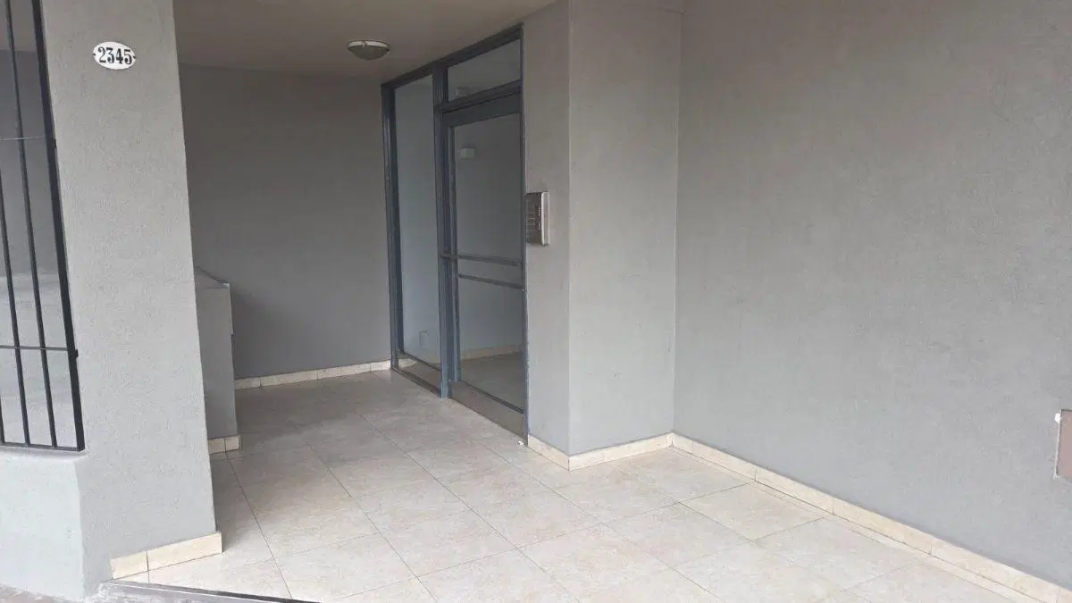 2 AMBIENTES AL FRENTE CON BALCON COCINA Y BAÑO COMPLETO LIVING Y DORMITORIO A LA CALLE 2
