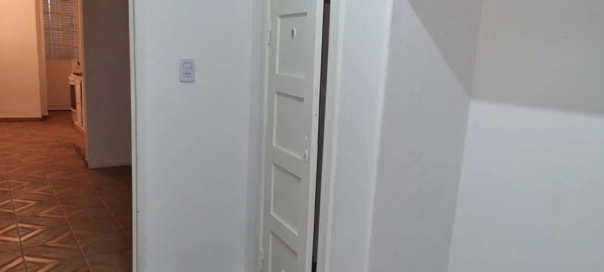 Foto de CASA EN UNA PLANTA CON JARDIN A METROS AV.SAN MARTIN Y TREN, COLEGIO LA, imagen 3