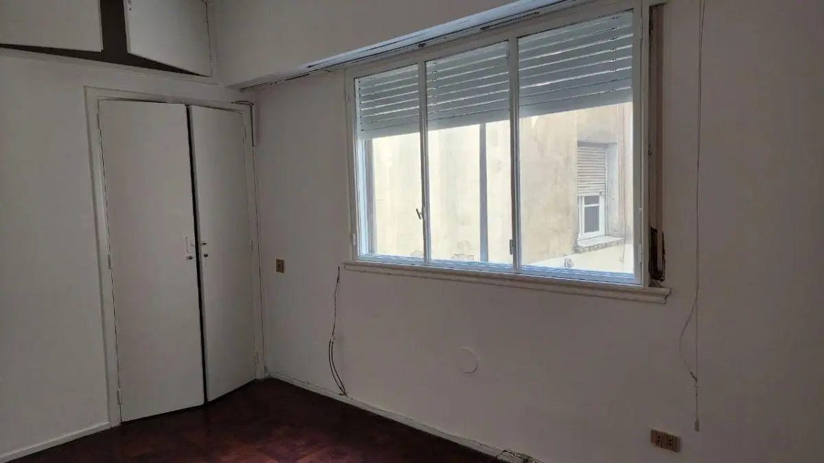 3 AMBIENTES ZONA FACULTADES AMPLIA COCINA BAÑO COMPLETO Y BAÑO DE SERVICIO 2