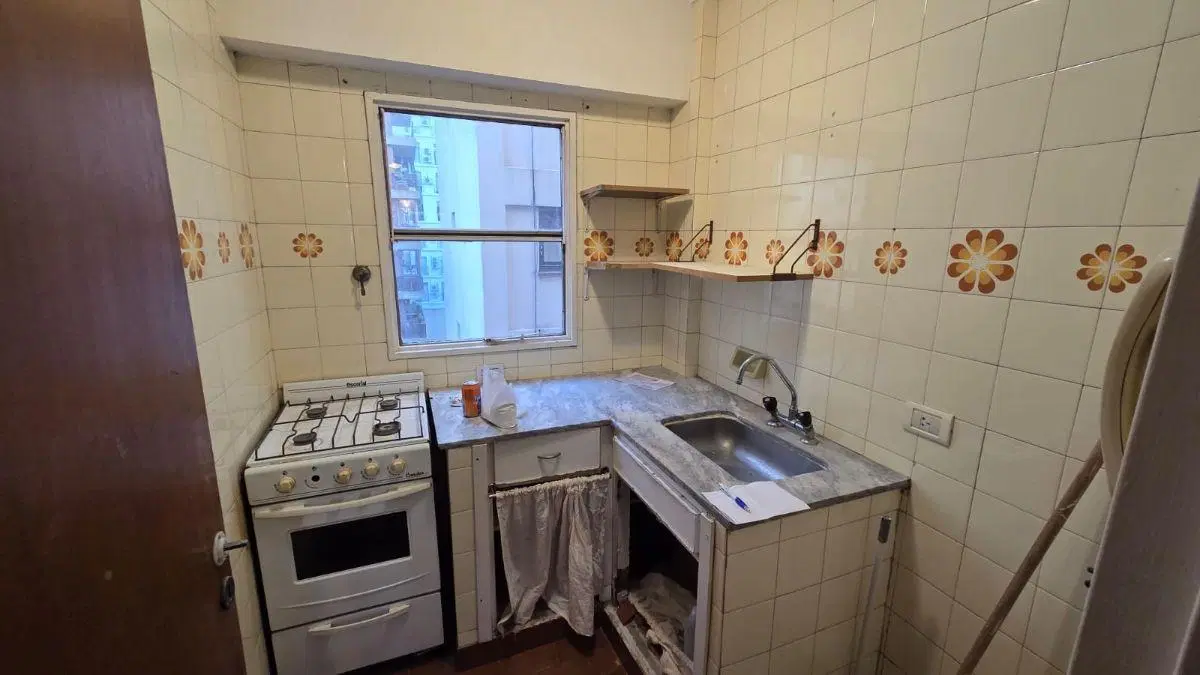 MONOAMBIENTE FRENTE CON BALCON BAÑO COMPLETO COCINA Y LAVADERO LA IMPRENTA !!!!!!! 4
