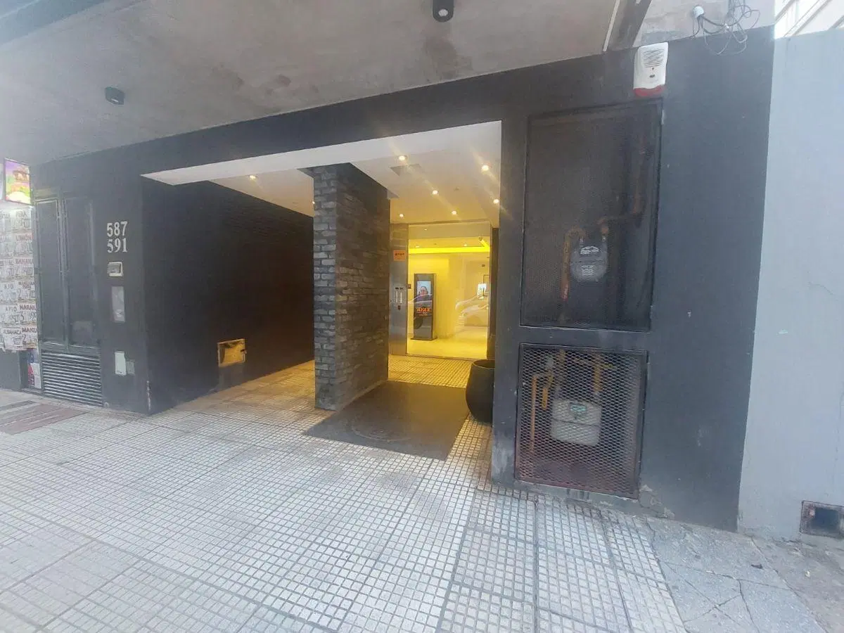 2 AMBIENTES FRENTE BALCON SEGURIDAD POR TOTEM, PISCINA, SUM C/PARRILLA, SOLAR, LAUNDRY LLENO DE LUZ 2