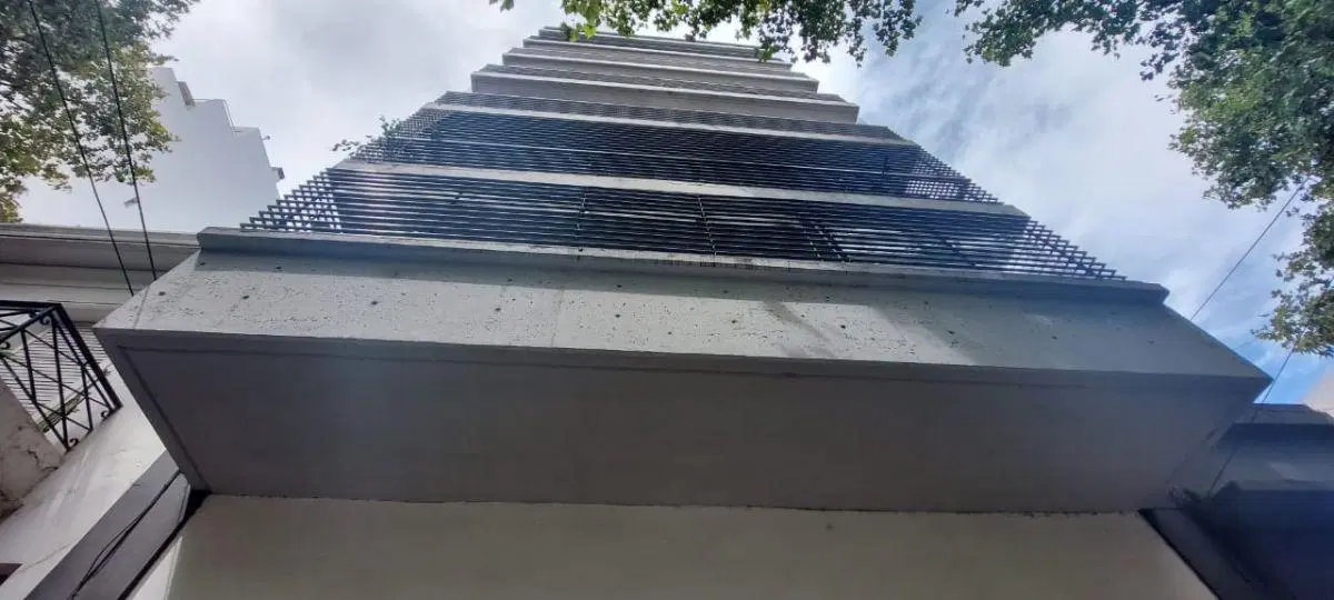 MONOAMBIENTE DIVIDIDO CON BALCON, EXC PLAC, BAÑO COMPLETO AIRE ACONDICIONADO 1