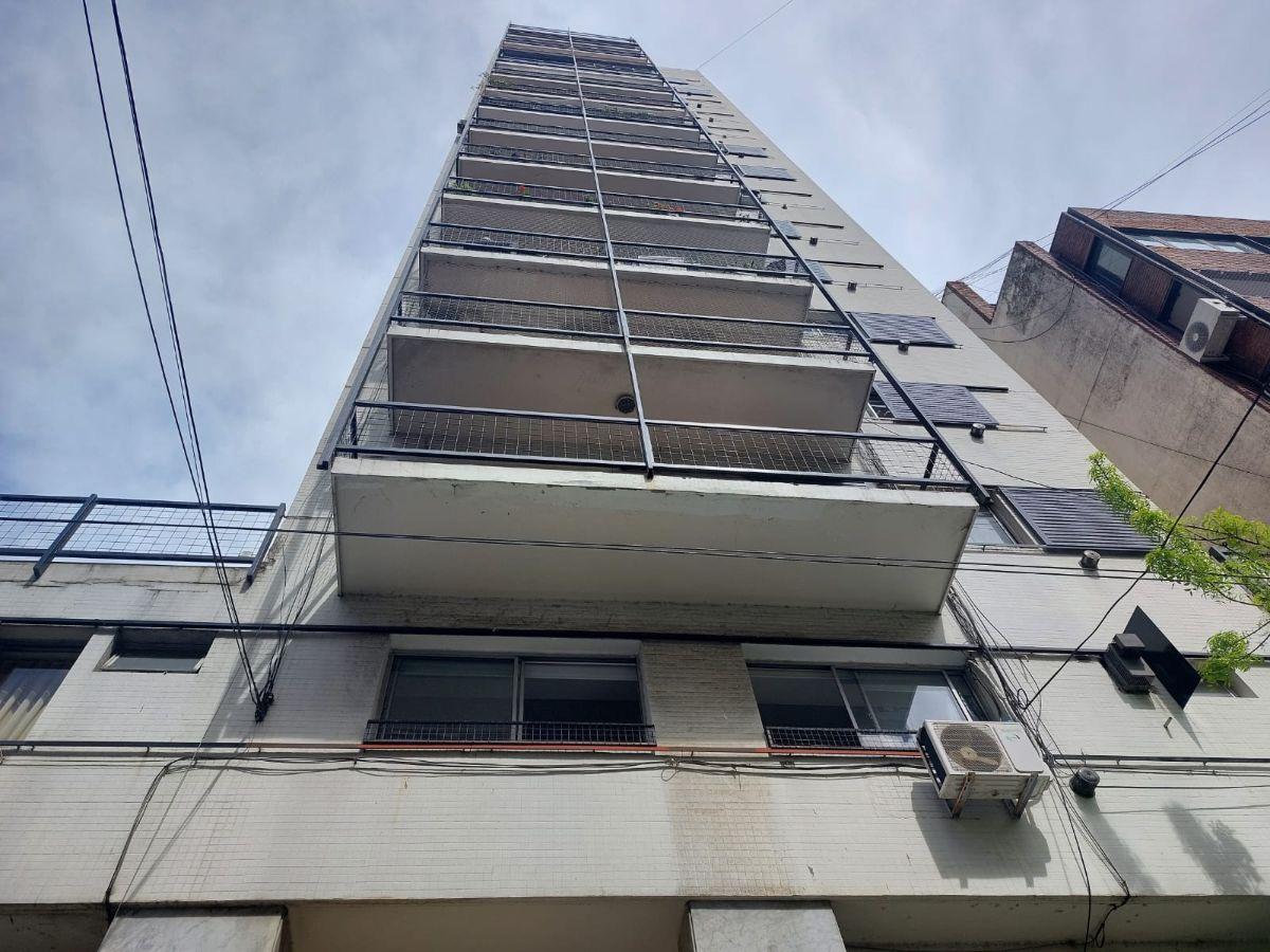Foto de VENTA DEPARTAMENTO 2 AMBIENTES CON 2 PATIOS BELGRANO, imagen 1