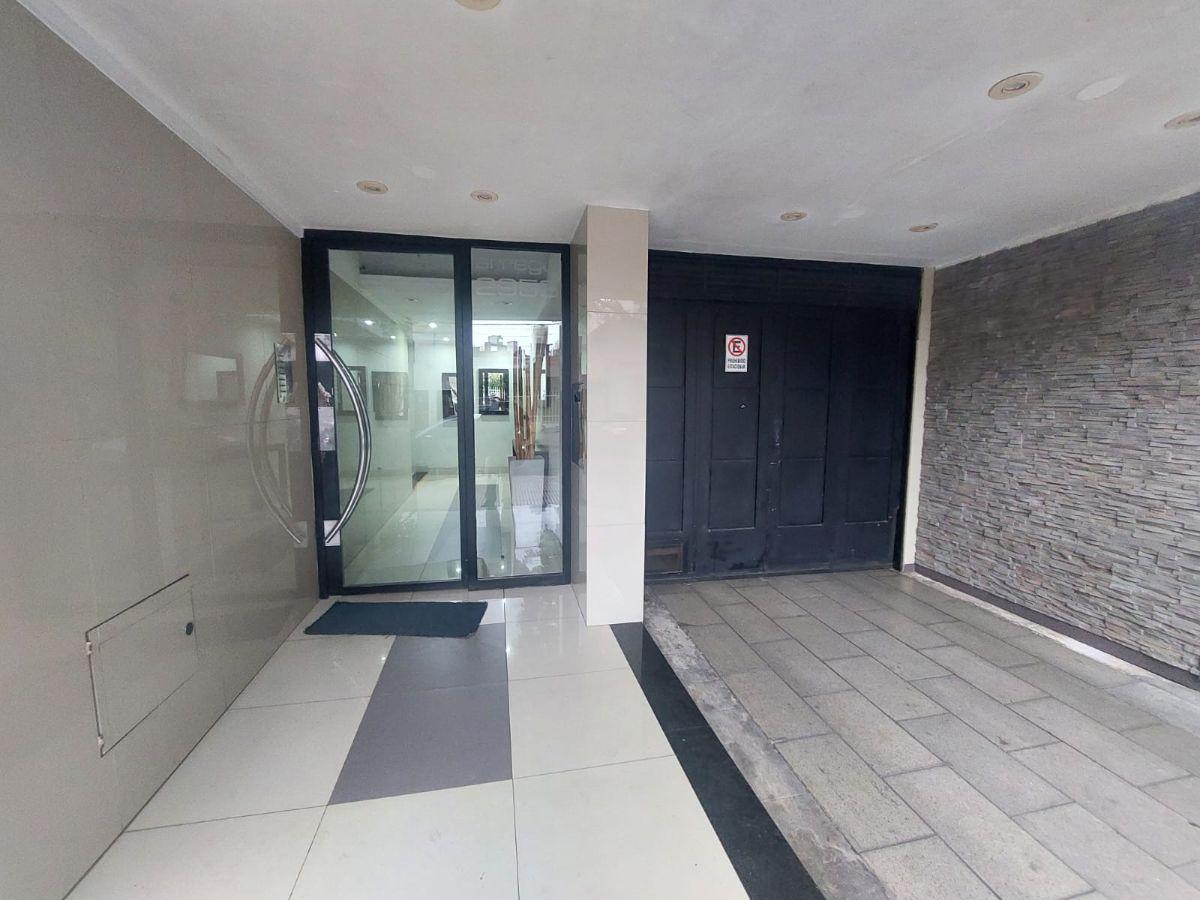 Foto de VENTA DEPARTAMENTO 4 AMBIENTES CON COCHERA VILLA DEL PARQUE, imagen 1