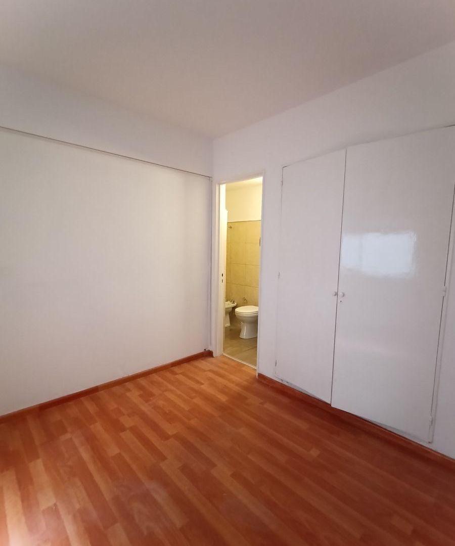 Foto de departamento 2 Amb Planta baja. Con pequeño patio., imagen 2