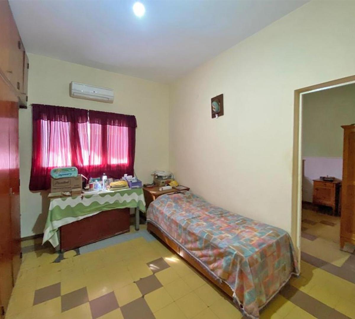 Casa - 4 Ambientes - con Local Comercial - Merlo 1