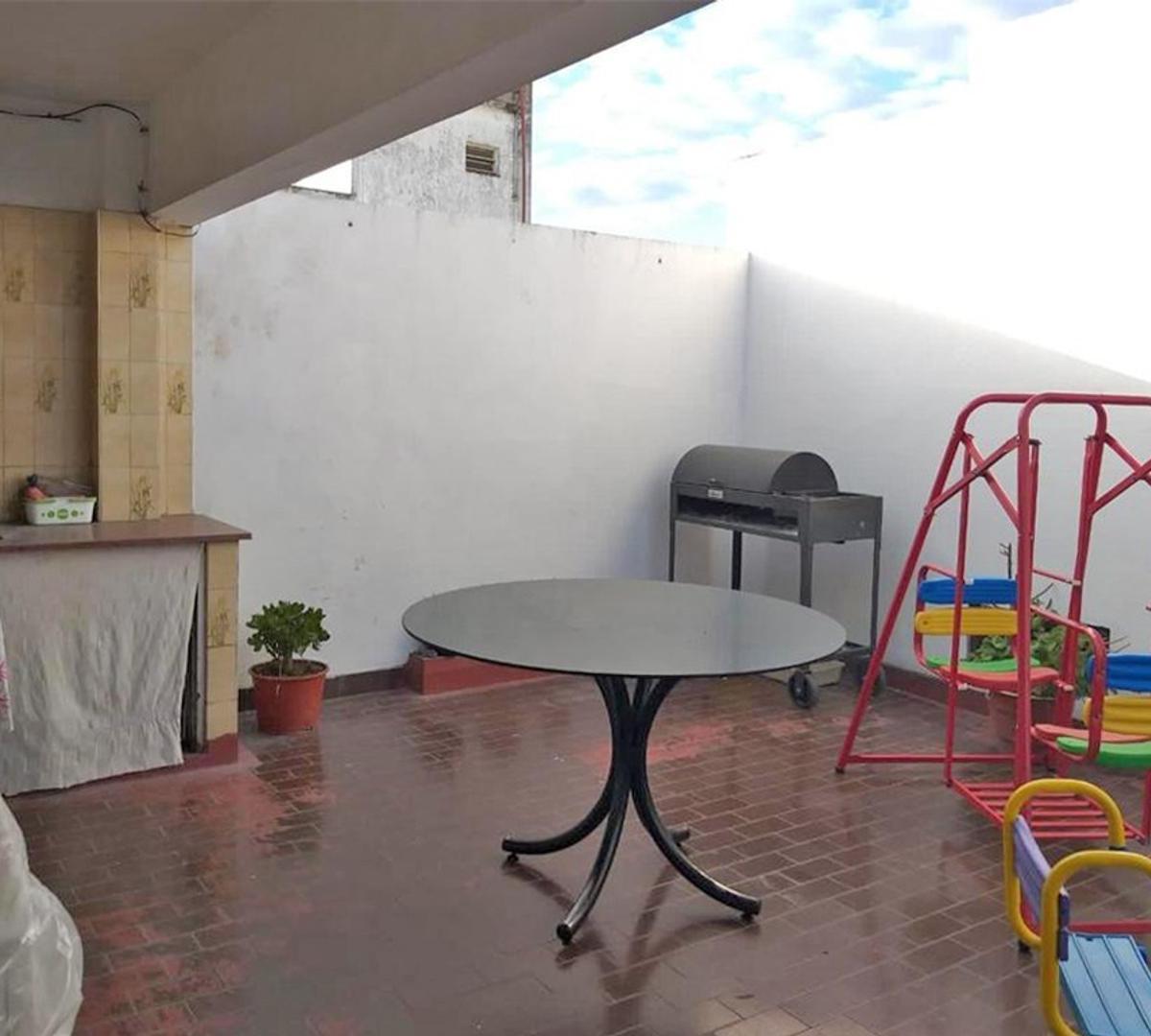 Casa - 4 Ambientes + 2 Locales - Merlo 4