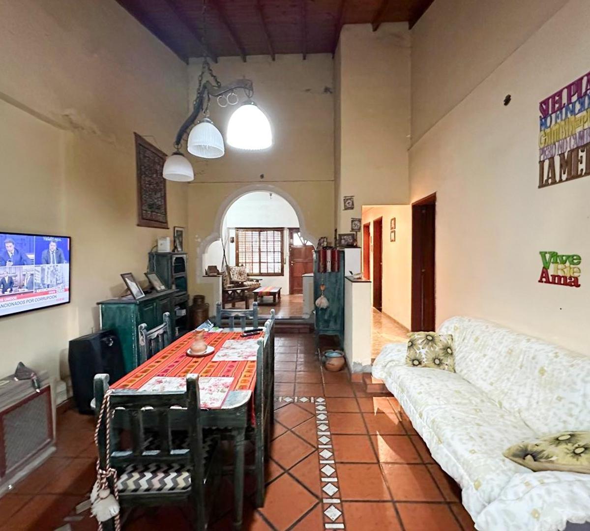 CASA 3 AMBIENTES - PARQUE SAN MARTIN