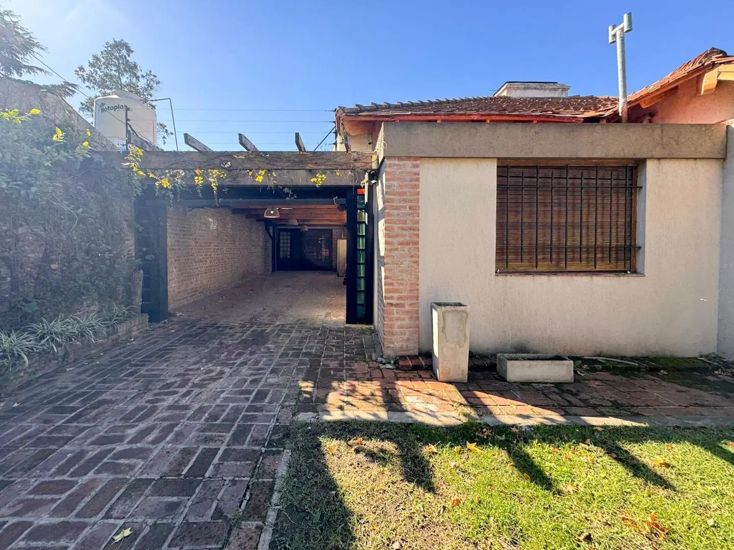 HERMOSA CASA A LA VENTA EN MERLO CENTRO 5