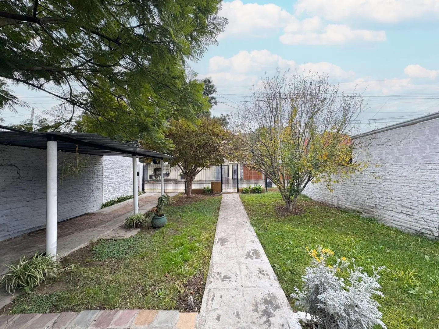 CASA EN VENTA 3 AMBIENTES EN MERLO 1