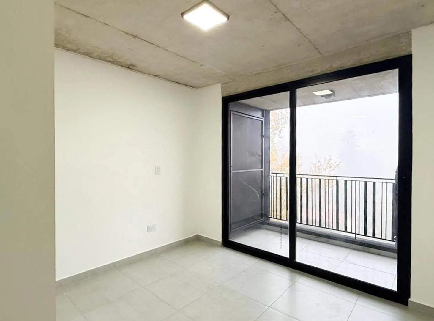 EXCELENTE DEPARTAMENTO MONOAMBIENTE A ESTRENAR EN MERLO SUR 2