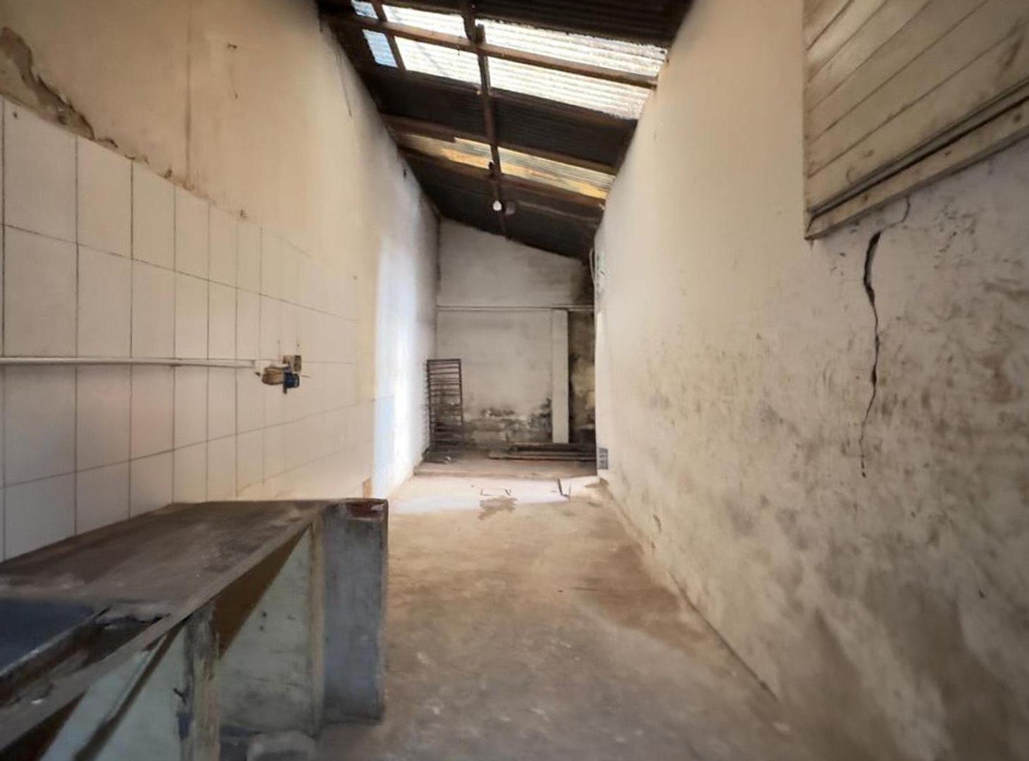 Foto de LOCAL 20 MTS2 + ESPACIO DE ELABOR, DE 90 MTS2 - PASO DEL REY, imagen 4
