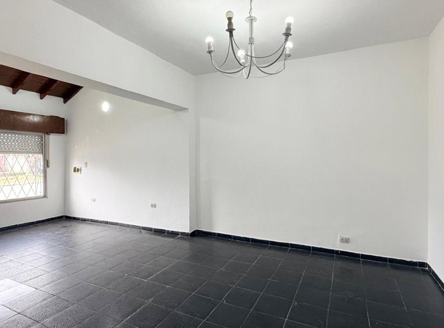 Foto de CASA TIPO PH - 4 AMBIENTES - PARQUE SAN MARTIN, imagen 1