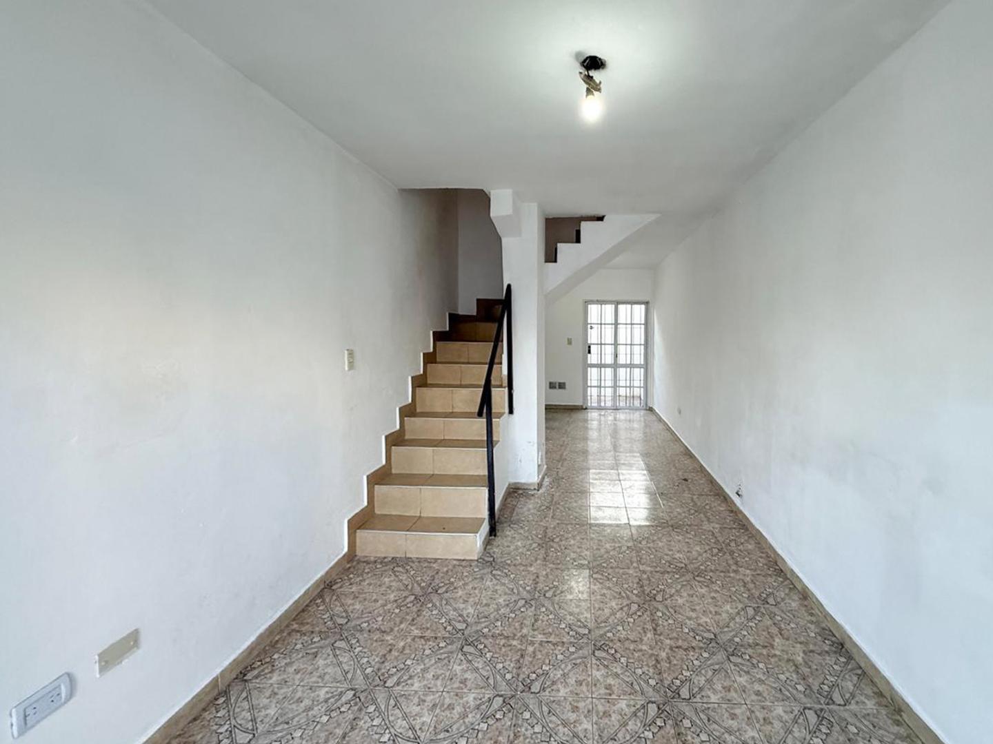 Foto de DUPLEX - 3 AMBIENTES - MERLO NORTE, imagen 2
