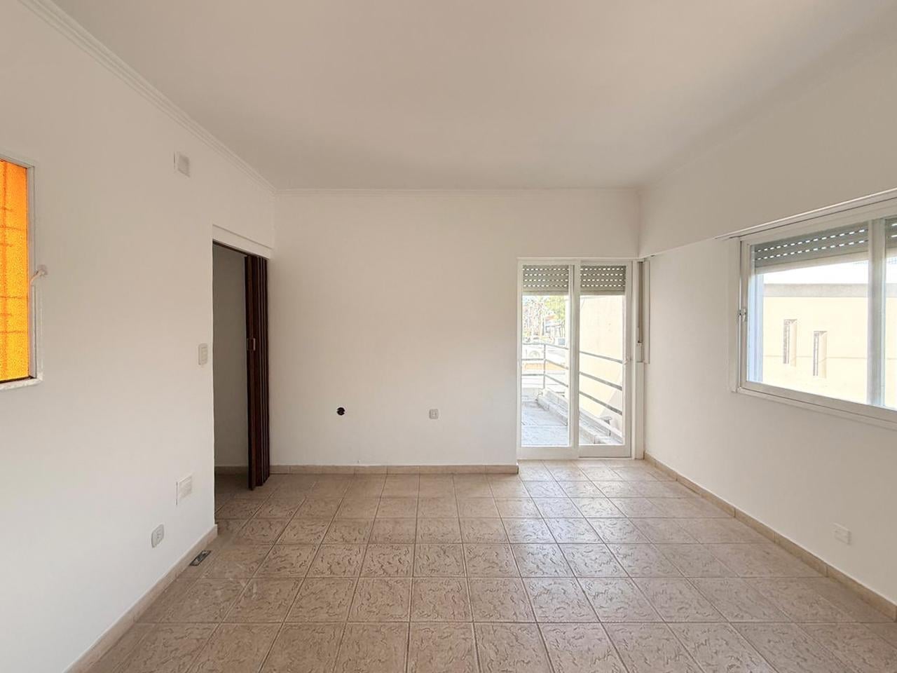 Foto de DEPARTAMENTO CON COCHERA - 2 AMB - MERLO NORTE, imagen 2