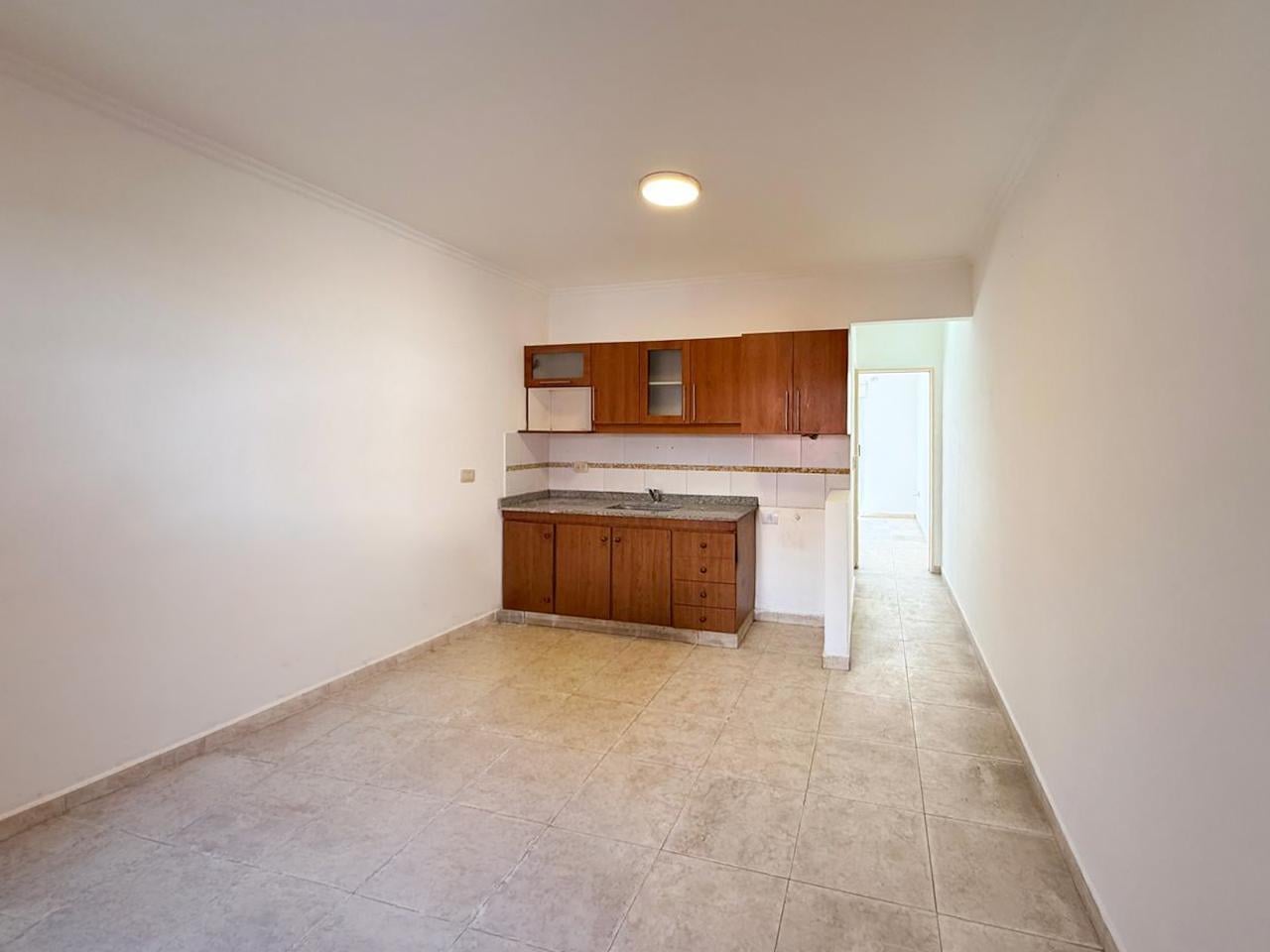 Foto de DEPARTAMENTO - 2 AMBIENTES CON COCHERA - MERLO SUR, imagen 1
