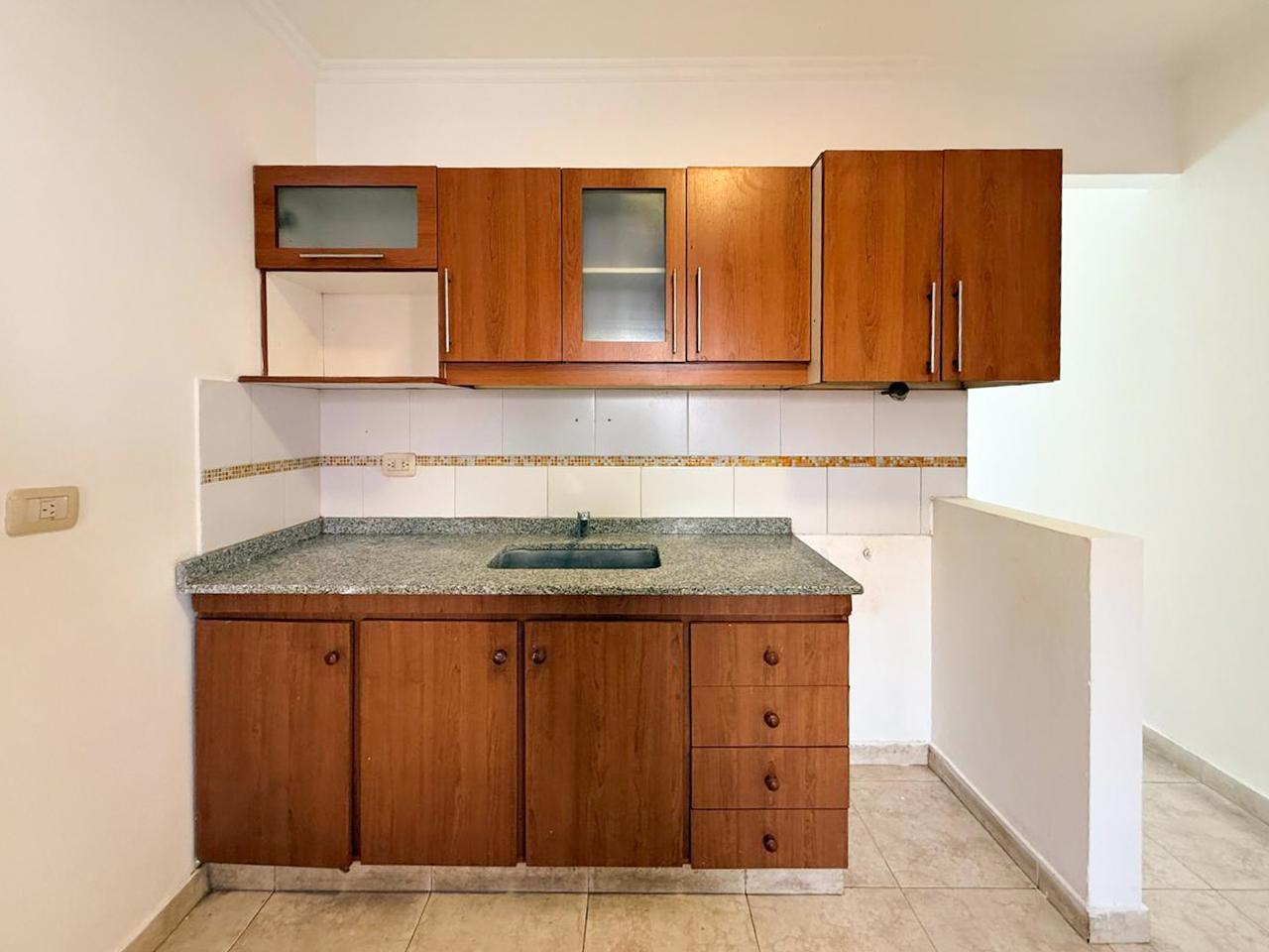 Foto de DEPARTAMENTO - 2 AMBIENTES CON COCHERA - MERLO SUR, imagen 2