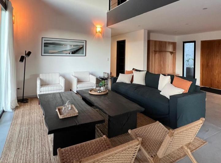 Foto de Exclusiva, moderna y cálida casa de 6 ambientes en Barrio Privado, imagen 5