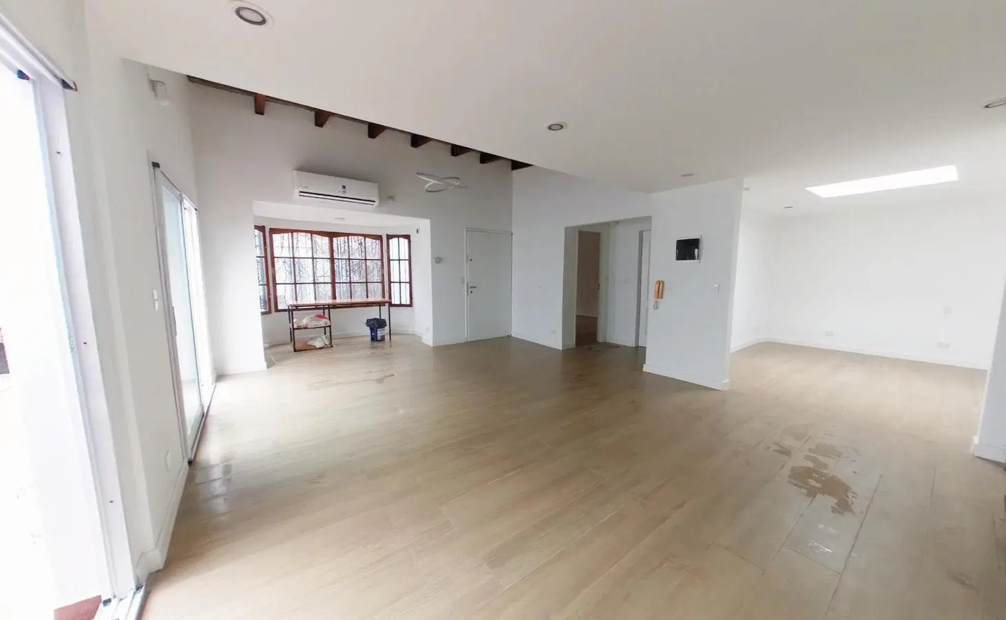 Hermosa casa reciclada a nuevo - A estrenar - Cochera - Parrilla 4