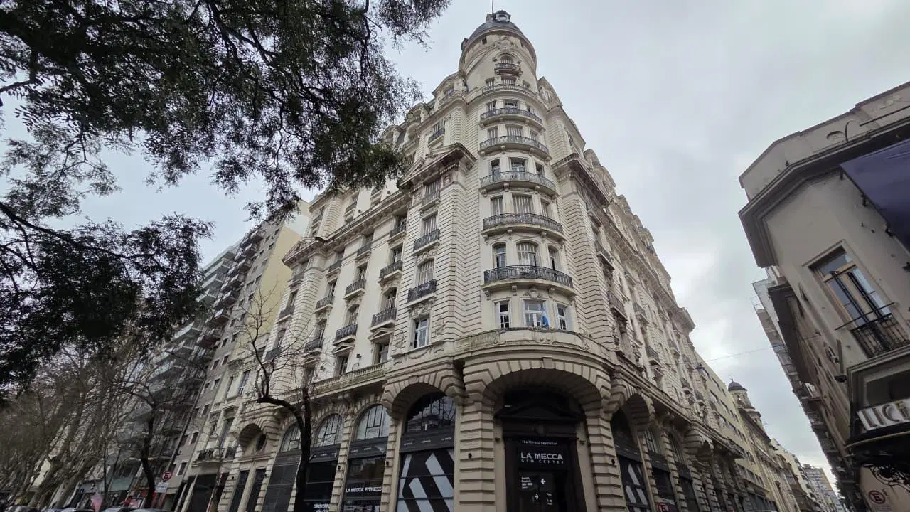 Oficina en excelente edificio - 75m2 - Seguridad 24hs- 4
