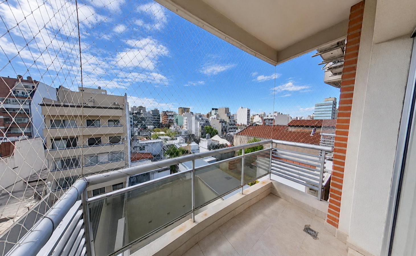 Foto de Hermoso 2 ambientes c/ cochera sobre Av. Pedro Goyena - Caballito, imagen 1