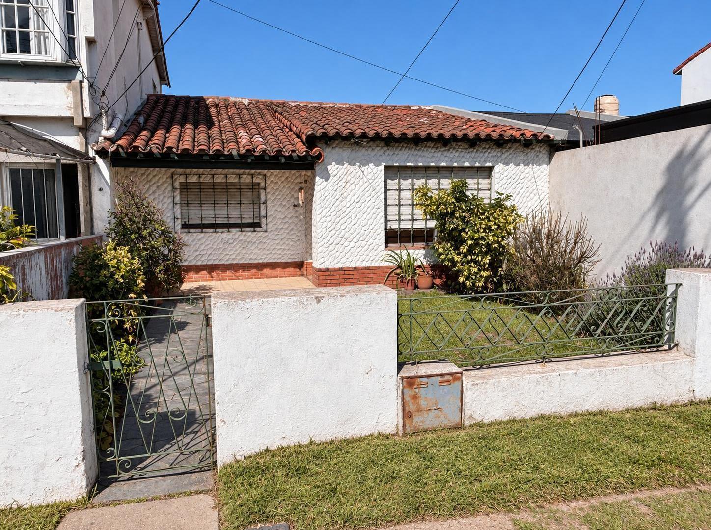 Foto de PH tipo casa independiente con jardín, patio, pileta y gran potencial, imagen 4