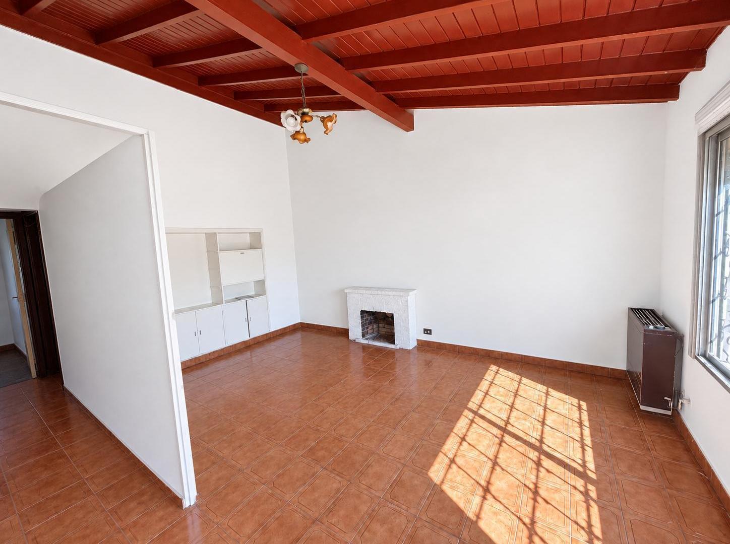 Foto de PH tipo casa independiente con jardín, patio, pileta y gran potencial, imagen 5
