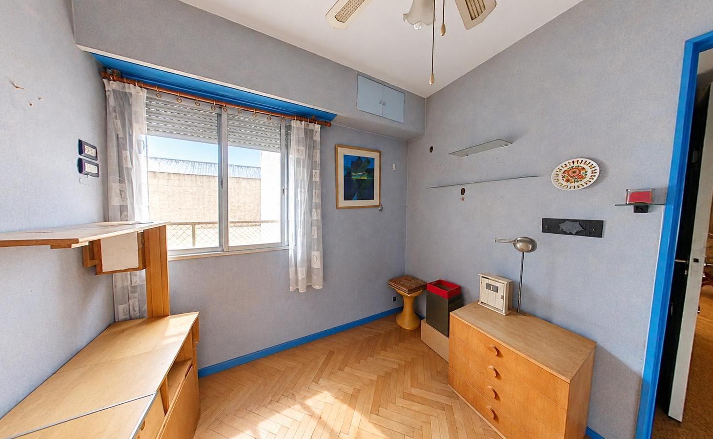 Foto de Luminoso semipiso de 4 amb. c/ vista abierta a renovar - Excelente, imagen 2