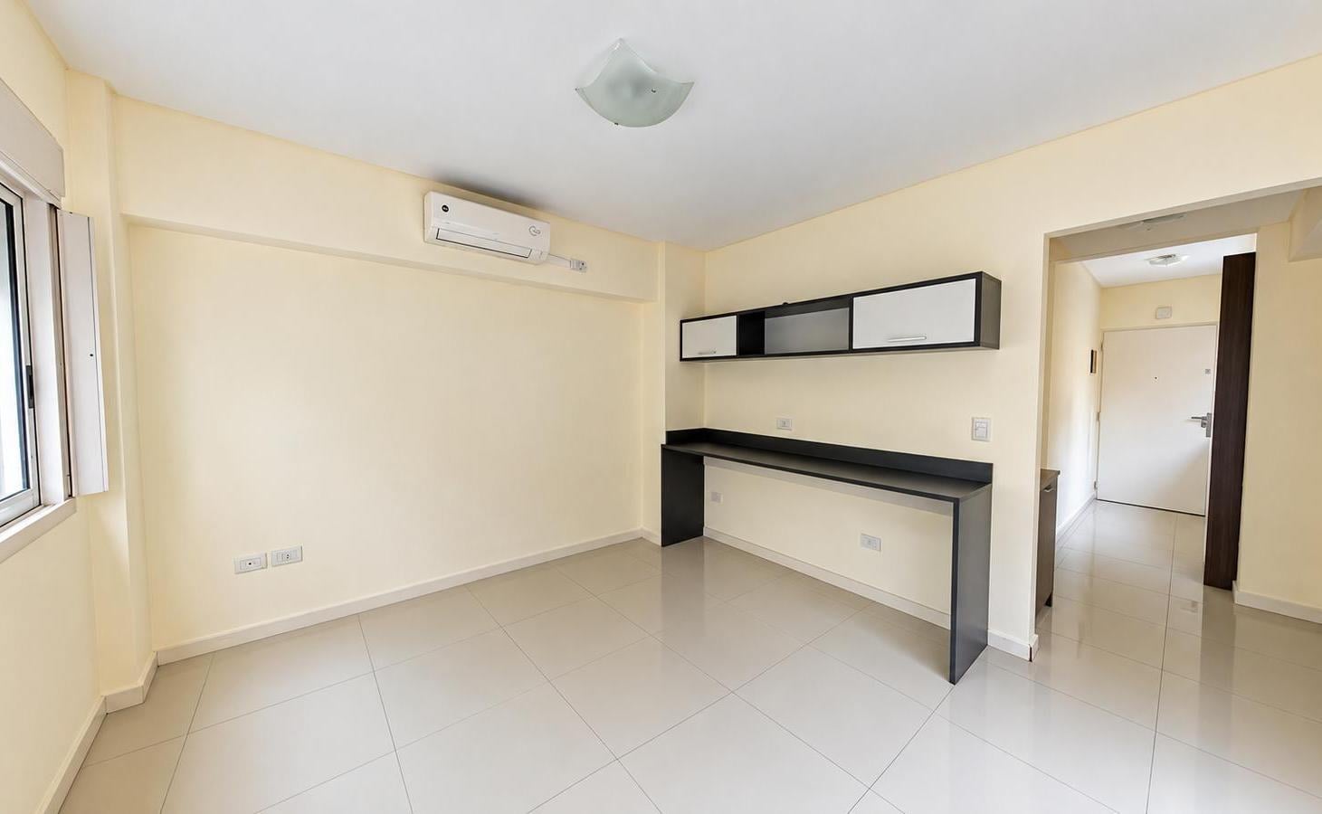Foto de Monoambiente c/ patio - Larrea y Juncal - Excelente ubicación - Recoleta, imagen 3