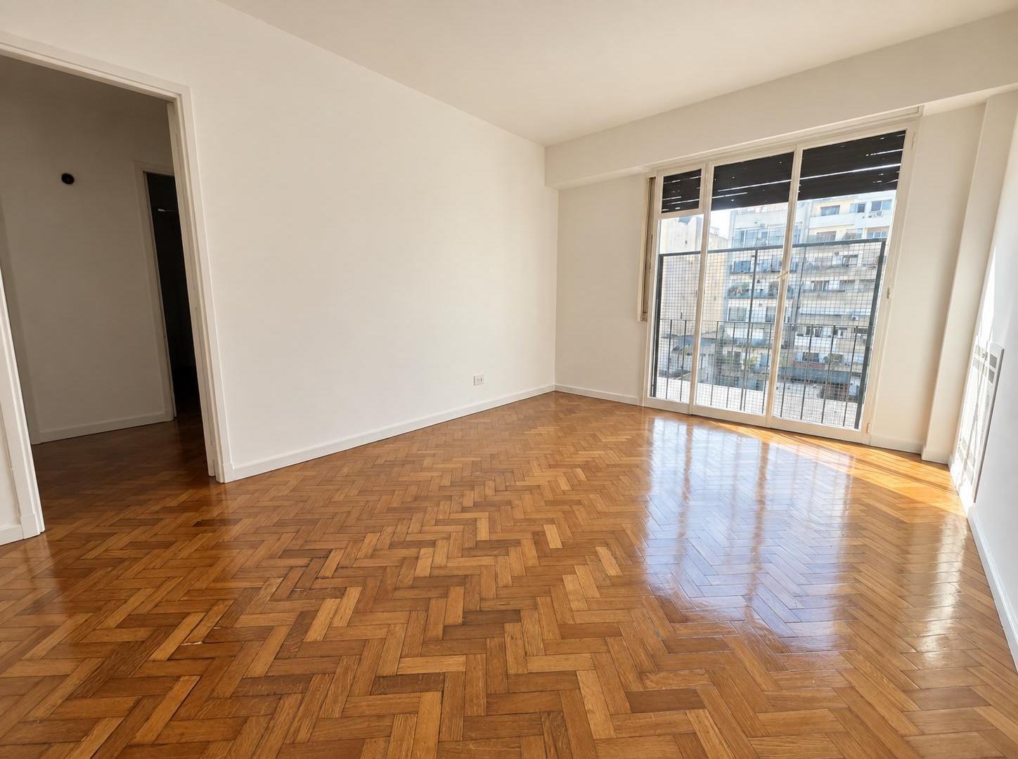 Foto de Departamento de 3 ambientes en excelente ubicación - Paraguay 1600, imagen 2