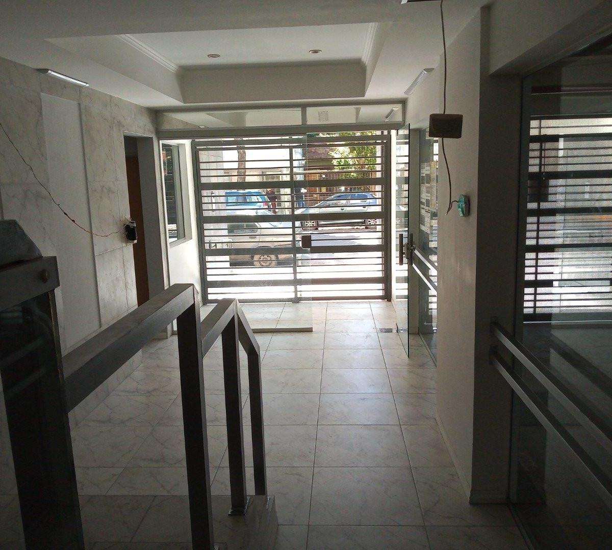 1 Ambiente a Estrenar Aranguren 2300 Flores 5