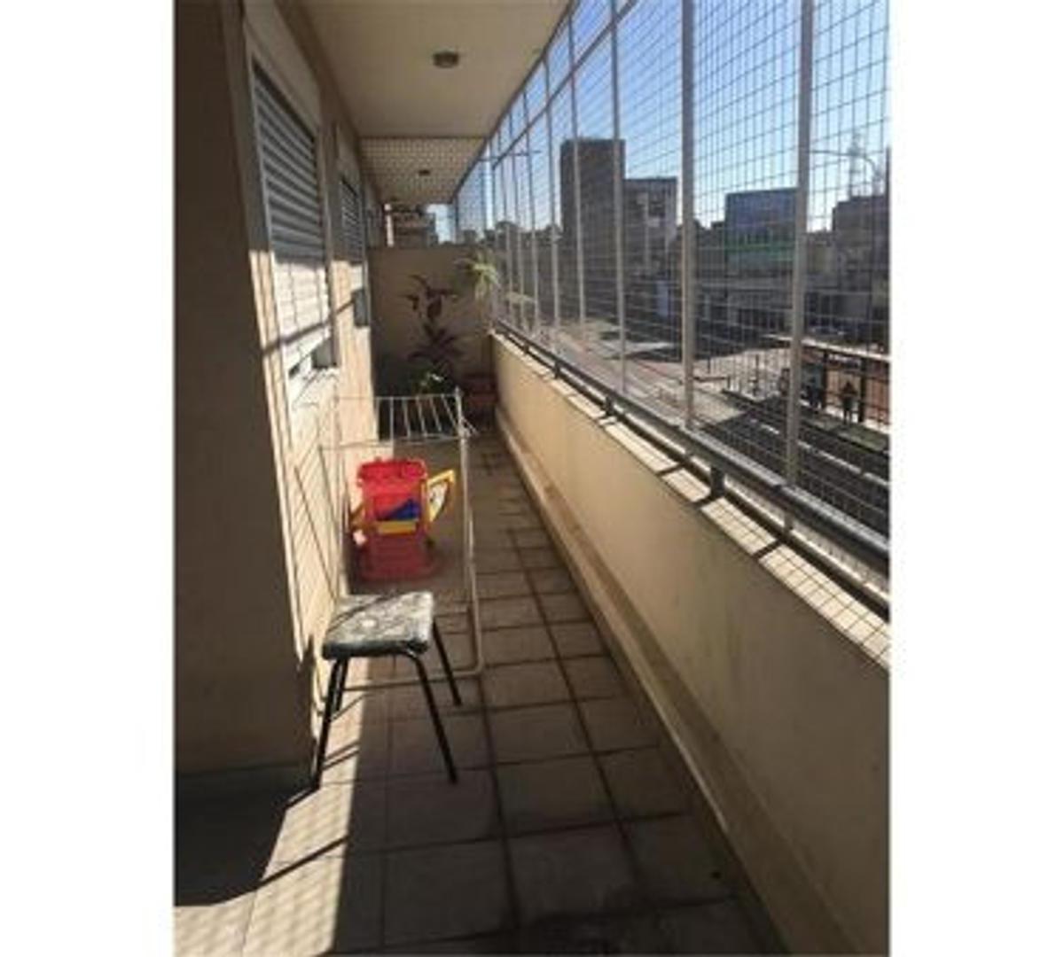 3 Ambientes Al Frente con Balcon Impecable Av San Martin 32 3