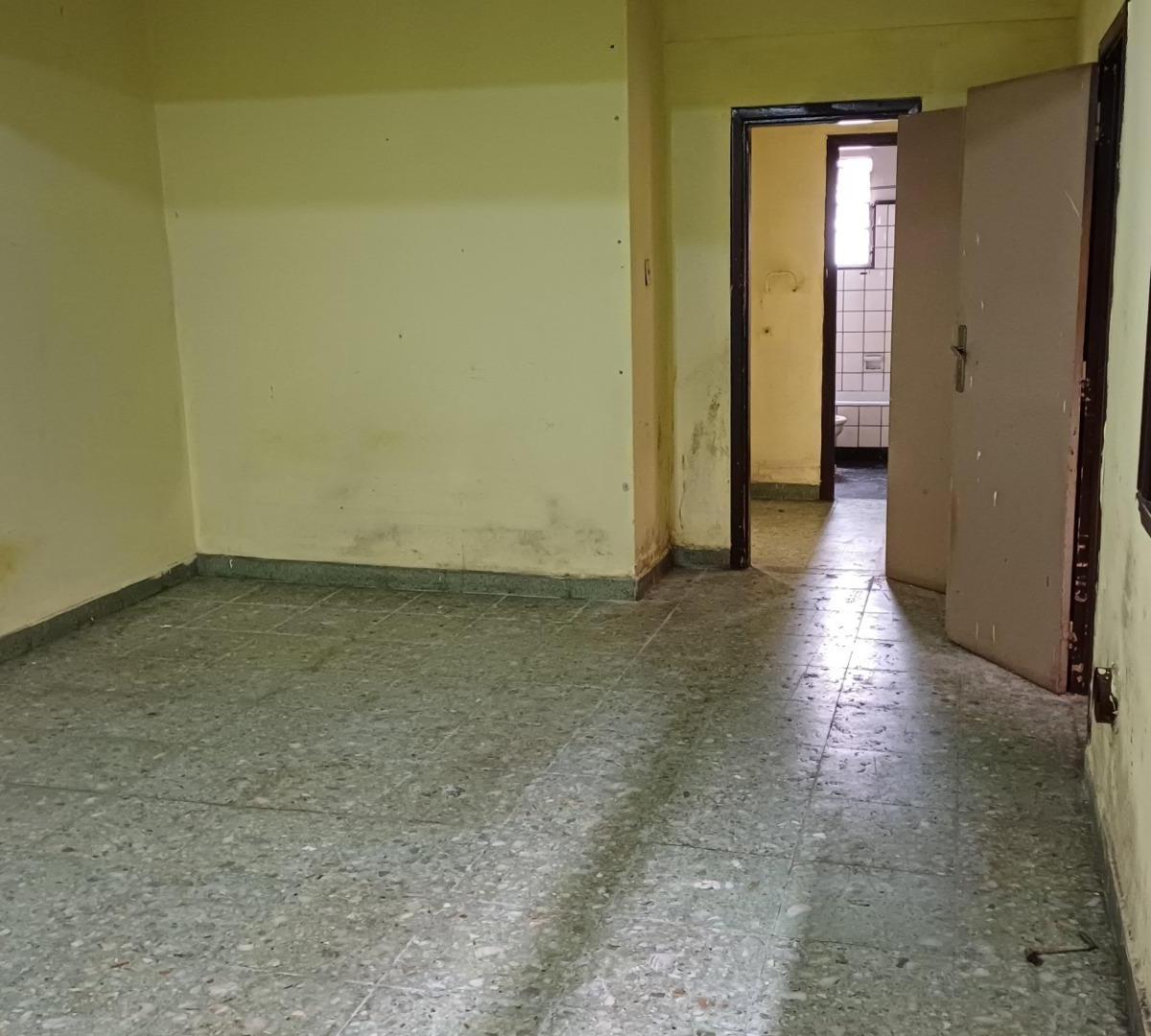 Galpon con Vivienda Oportunidad! Miralla Al 2100 Mataderos 3