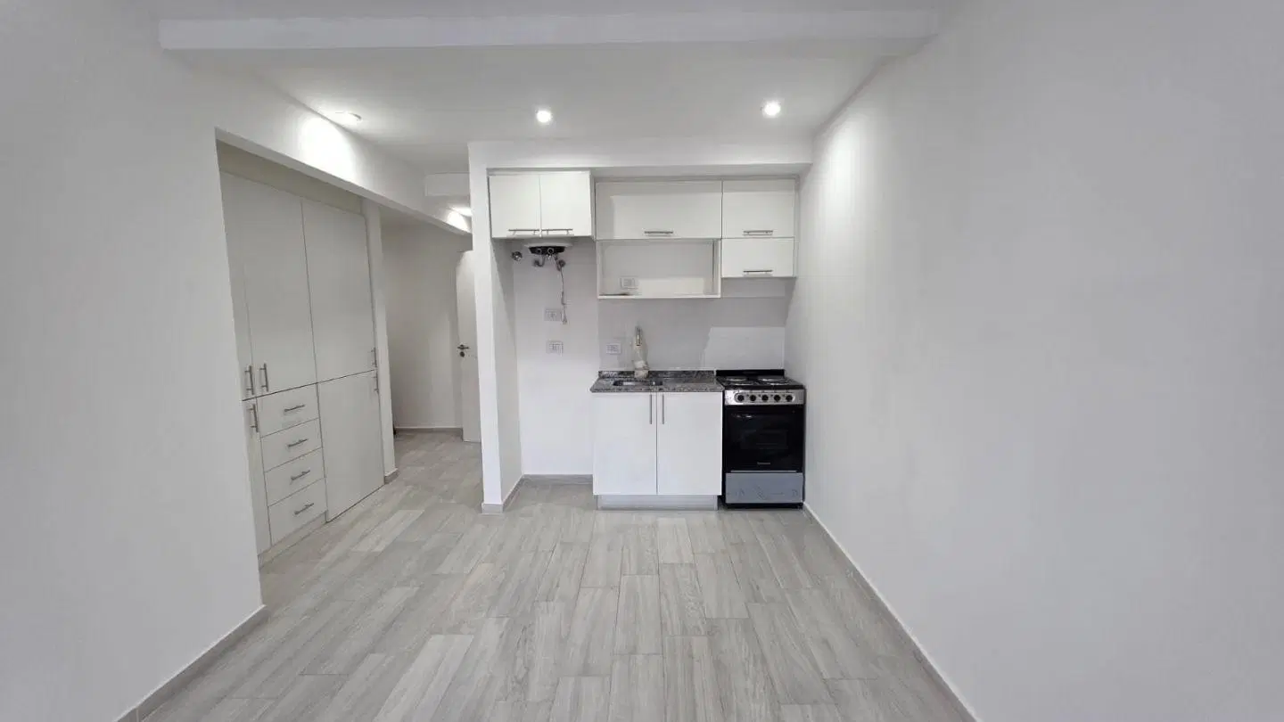 Departamento monoambiente. | SAN JOSE al 1700 8