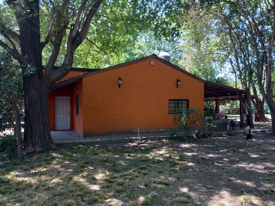 Casa quinta de 3 amb con un lote de 2500 m2 - La Lonja -