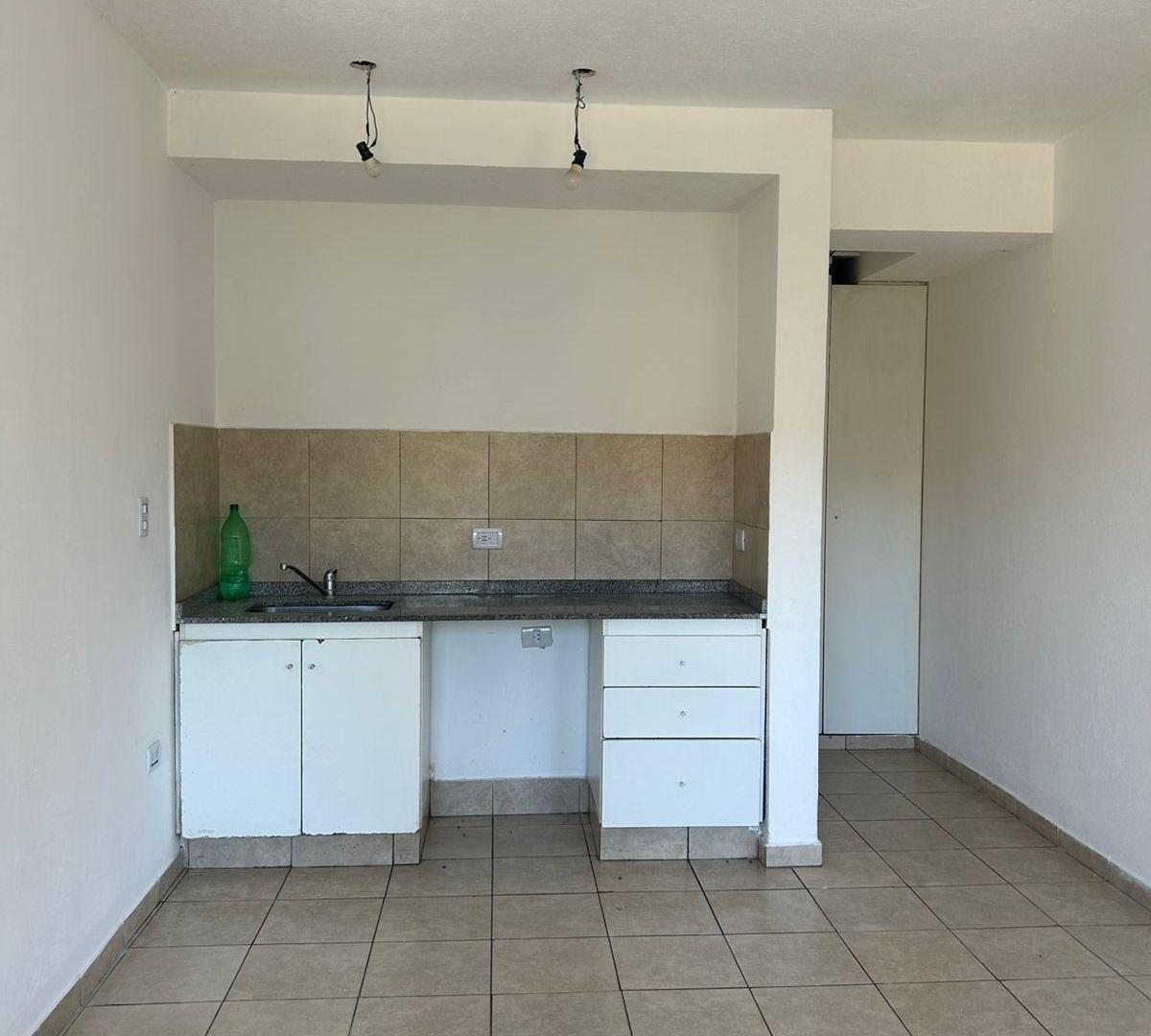 Foto de ALQUILER – MONOAMBIENTE EN PRIMER PISO – NUEVO DEL VISO, imagen 4